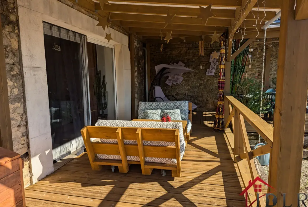 À vendre : Spacieuse maison de village à Pierrecourt 