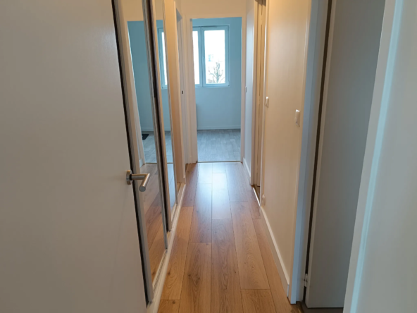 Appartement traversant lumineux de 73 m² à Montigny le Bretonneux 