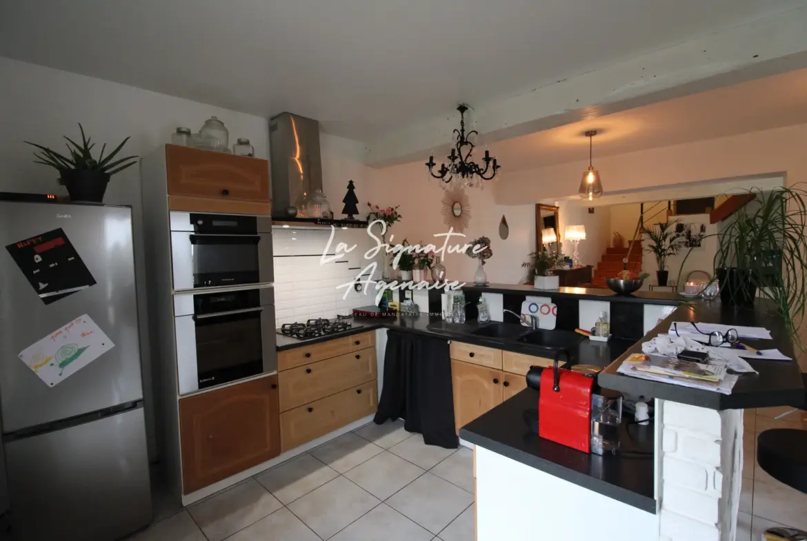 Maison en pierre de 180m2 avec piscine à Damazan 