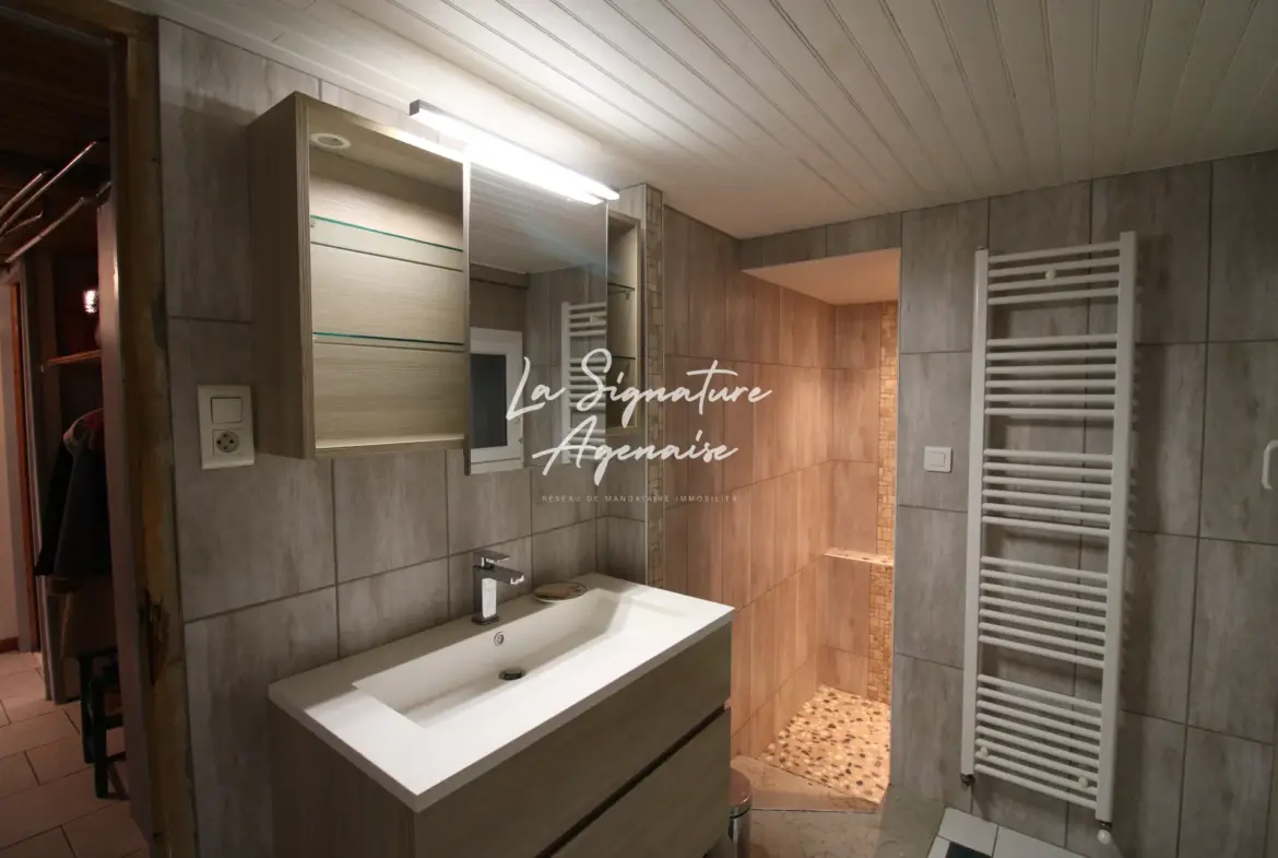 Maison en pierre de 180m2 avec piscine à Damazan 