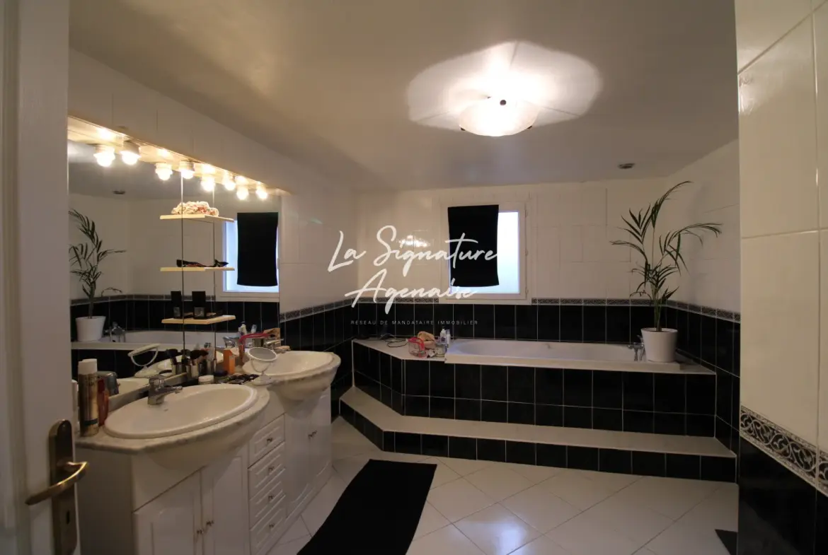 Maison en pierre de 180m2 avec piscine à Damazan 