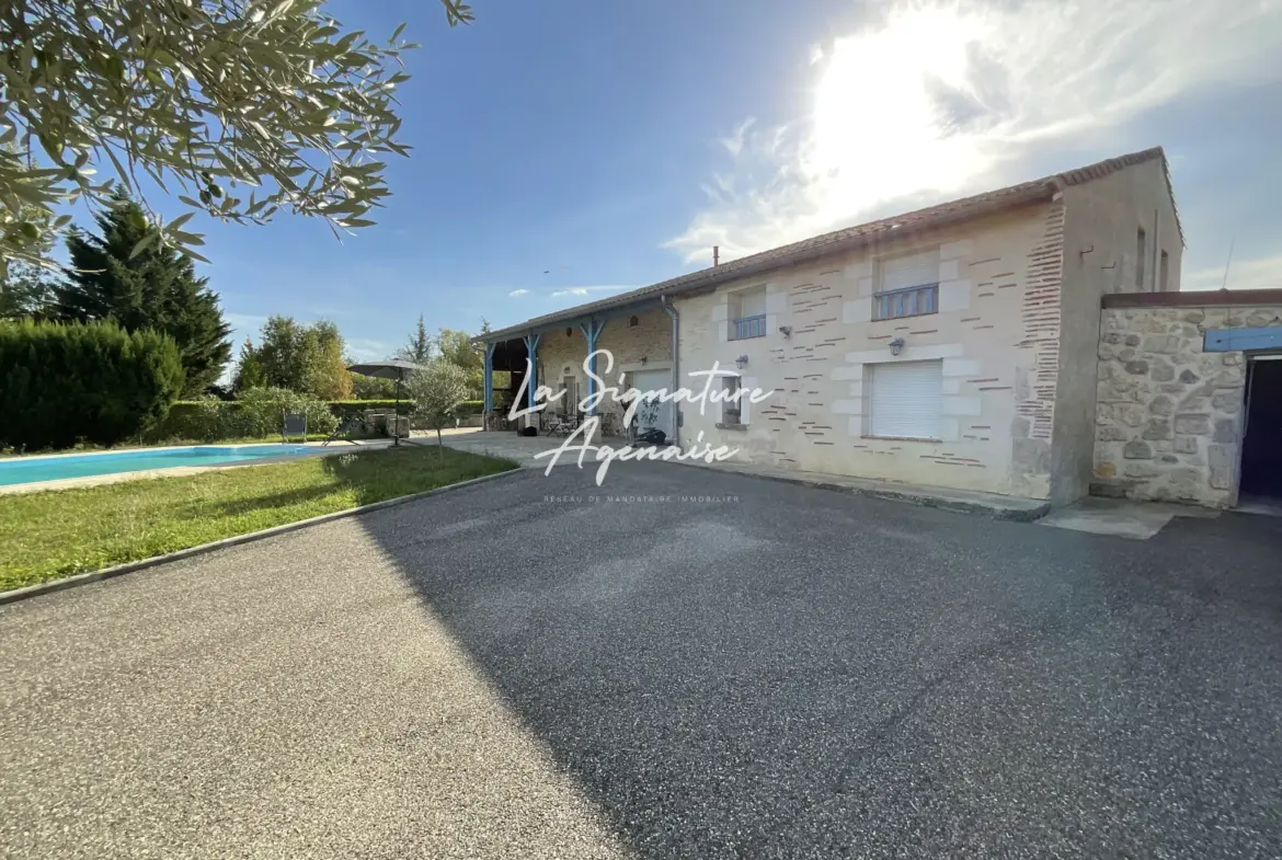 Maison en pierre de 180m2 avec piscine à Damazan 