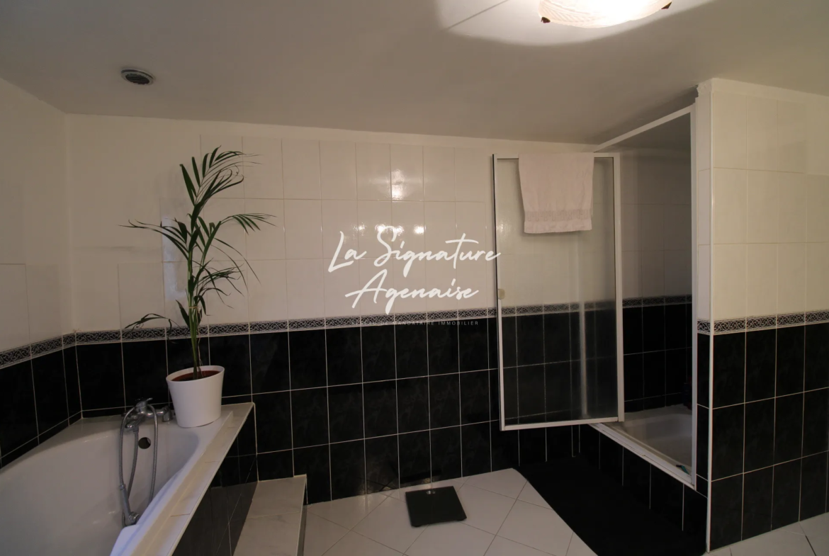Maison en pierre de 180m2 avec piscine à Damazan 