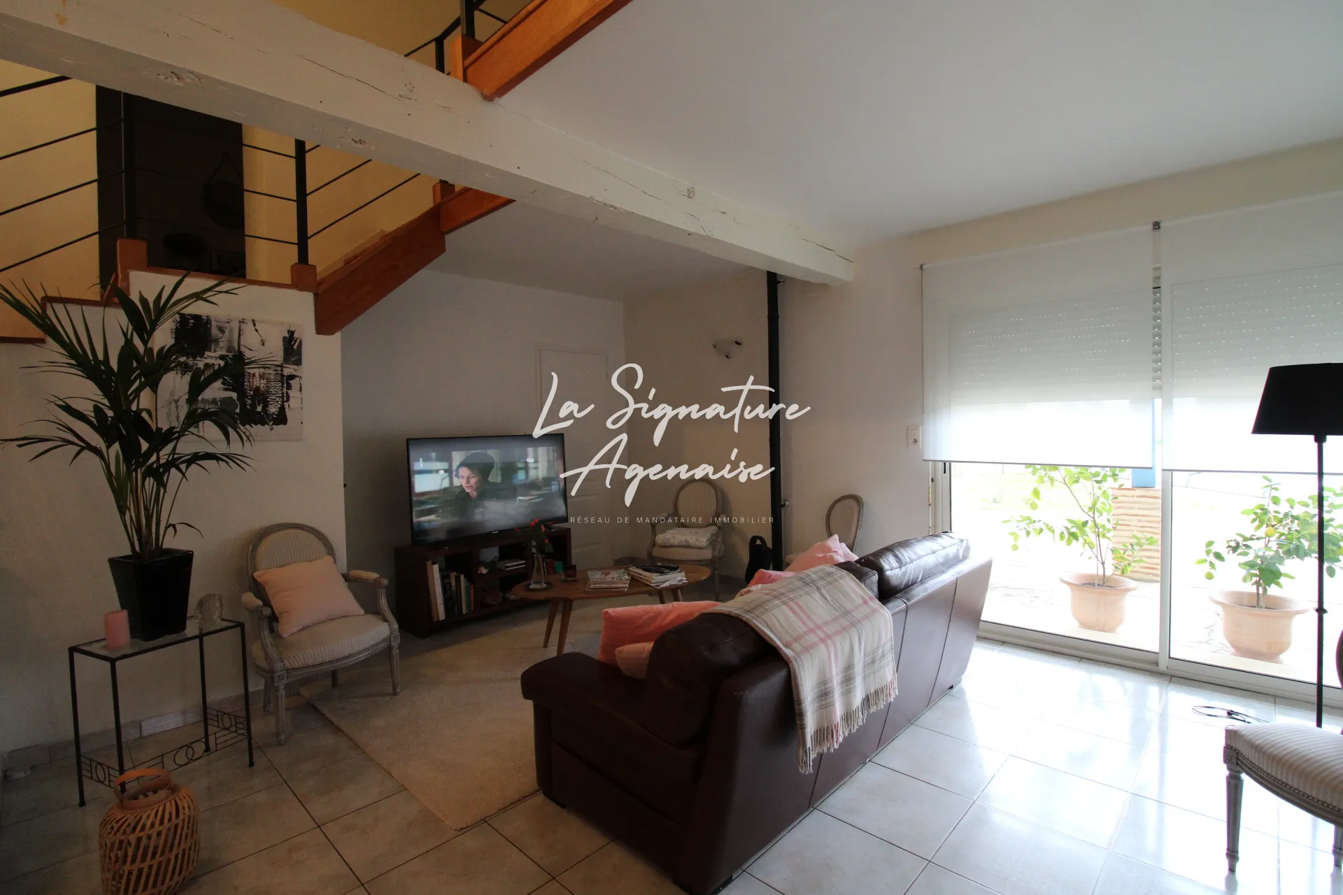 Maison en pierre de 180m2 avec piscine à Damazan 