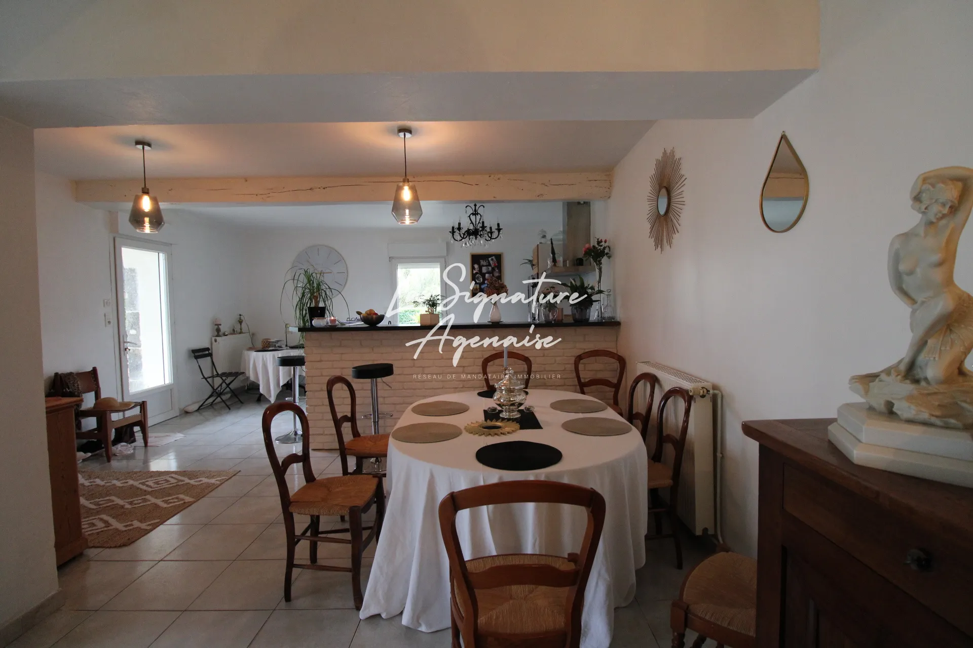 Maison en pierre de 180m2 avec piscine à Damazan 
