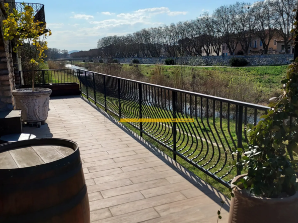 Maison rénovée 59 m² à Montélimar avec terrasse et vue 