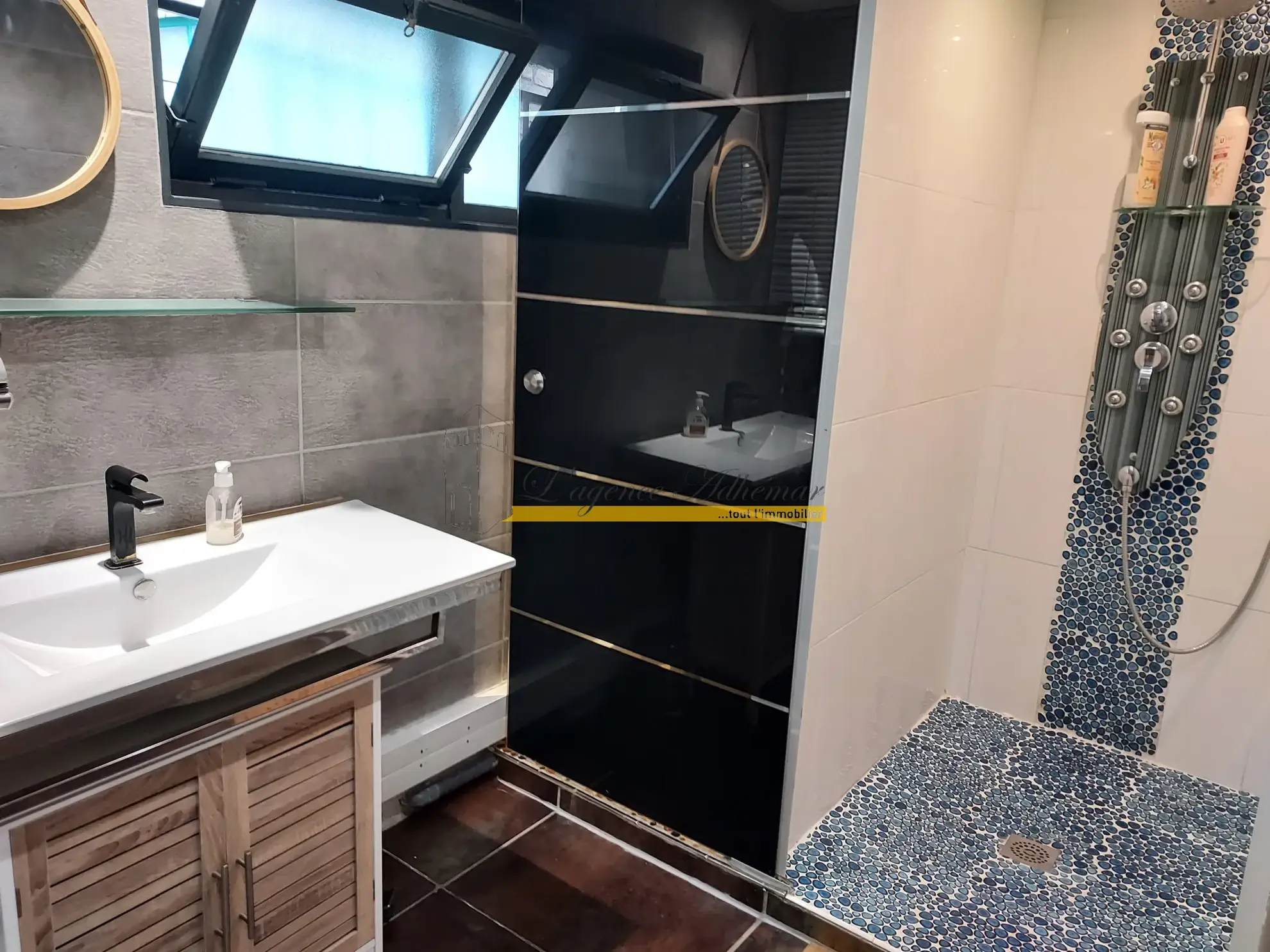Maison rénovée 59 m² à Montélimar avec terrasse et vue 