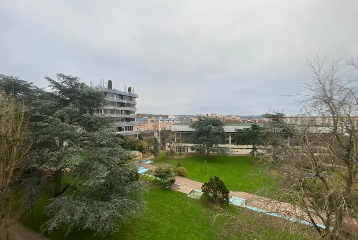 Appartement 4 pièces sans vis-à-vis à Le Chesnay Rocquencourt 