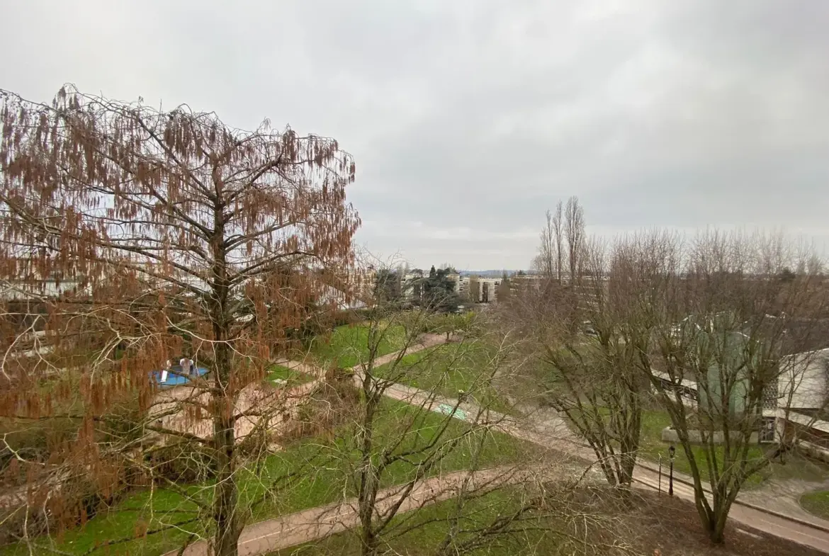 Appartement 4 pièces sans vis-à-vis à Le Chesnay Rocquencourt 
