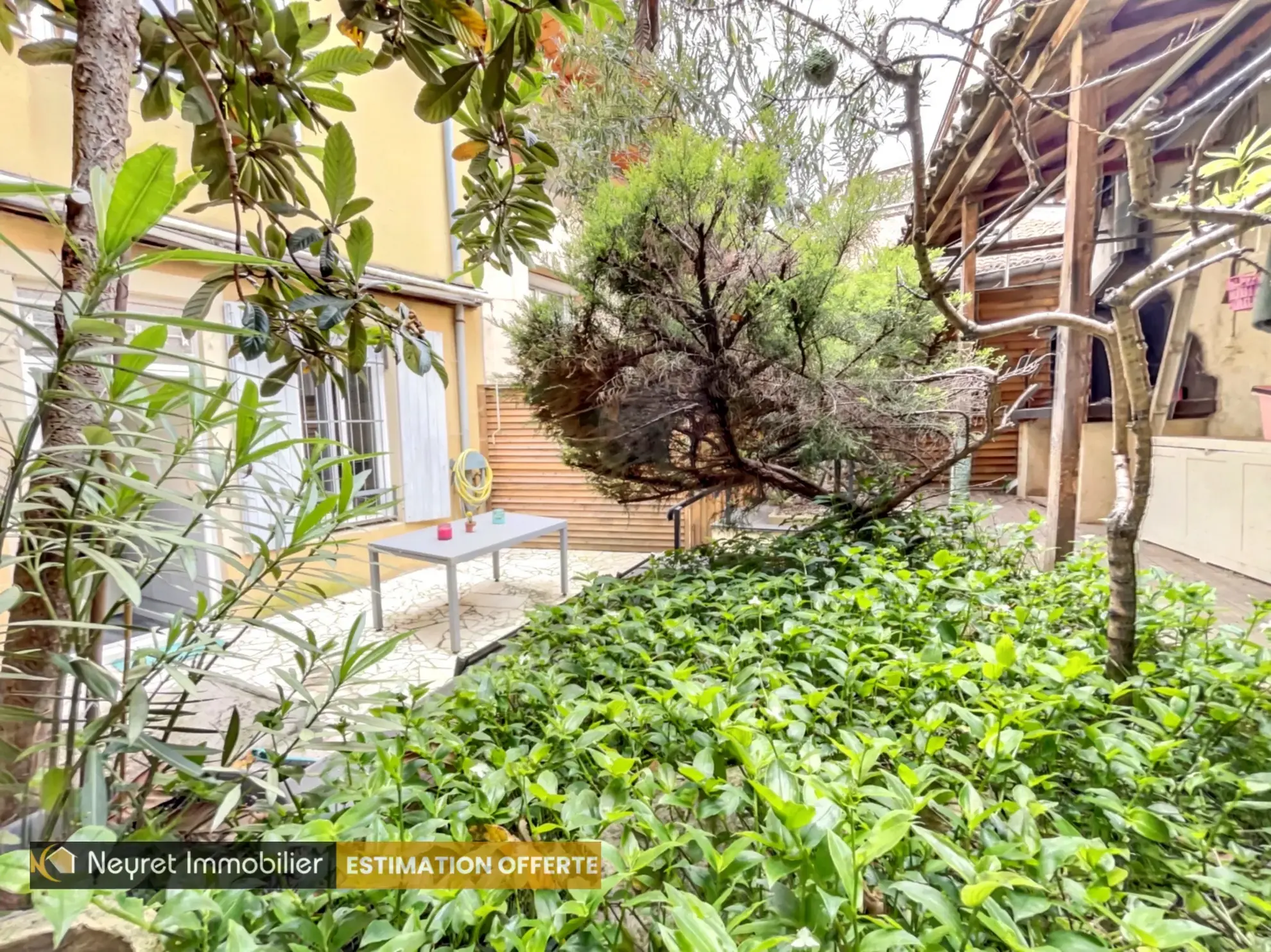 Maison de 184 m² avec cour privative à Grigny - 5 chambres 