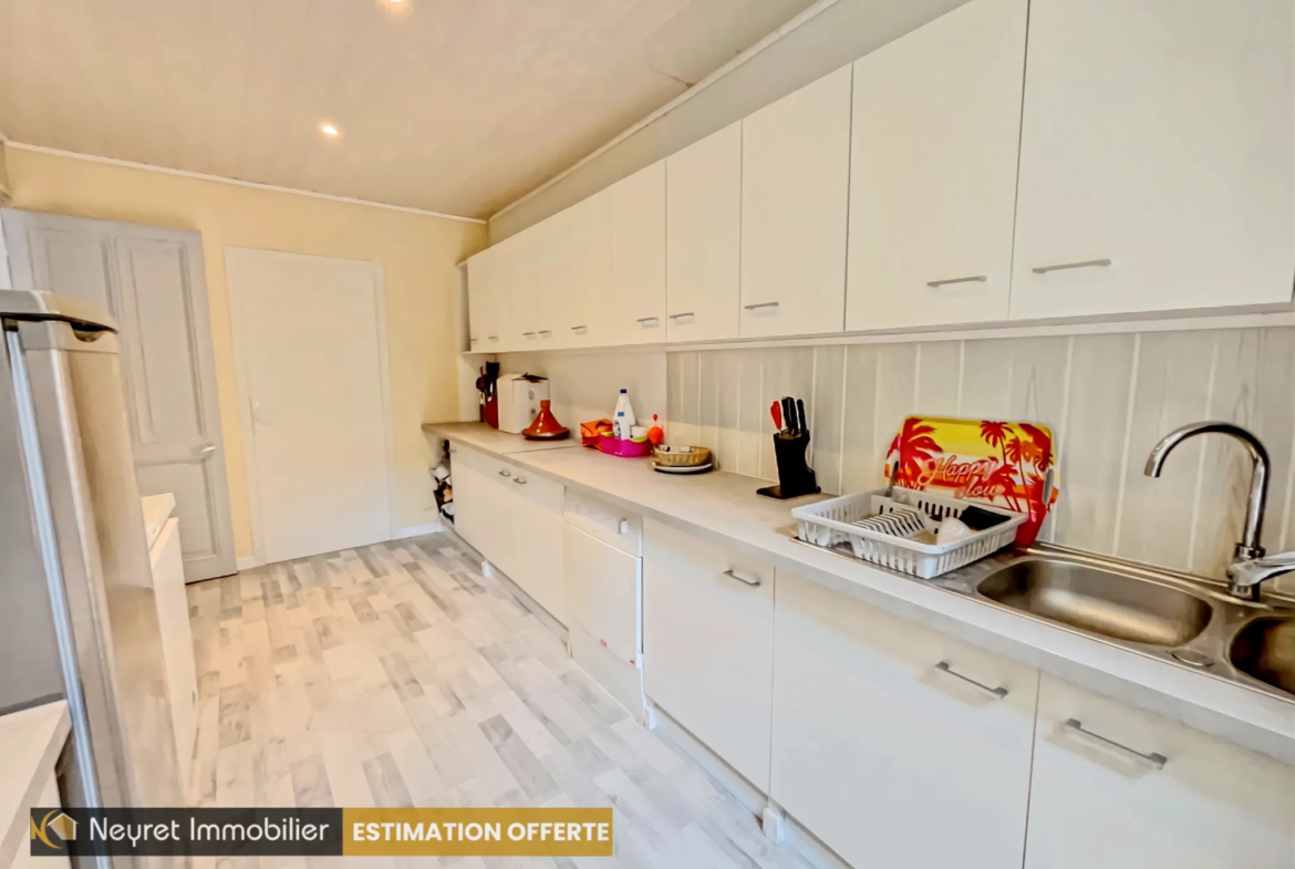 Maison de 184 m² avec cour privative à Grigny - 5 chambres 