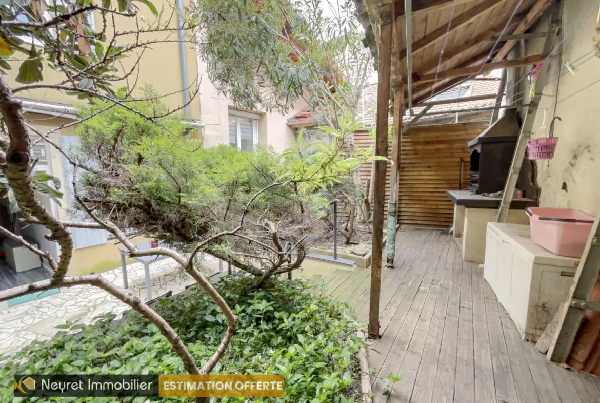 Maison de 184 m² avec cour privative à Grigny - 5 chambres 