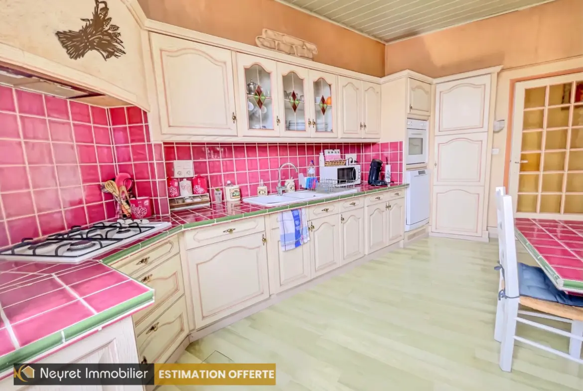 Maison de 184 m² avec cour privative à Grigny - 5 chambres 