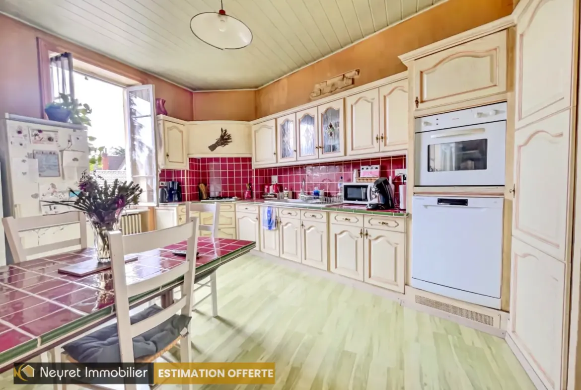 Maison de 184 m² avec cour privative à Grigny - 5 chambres 