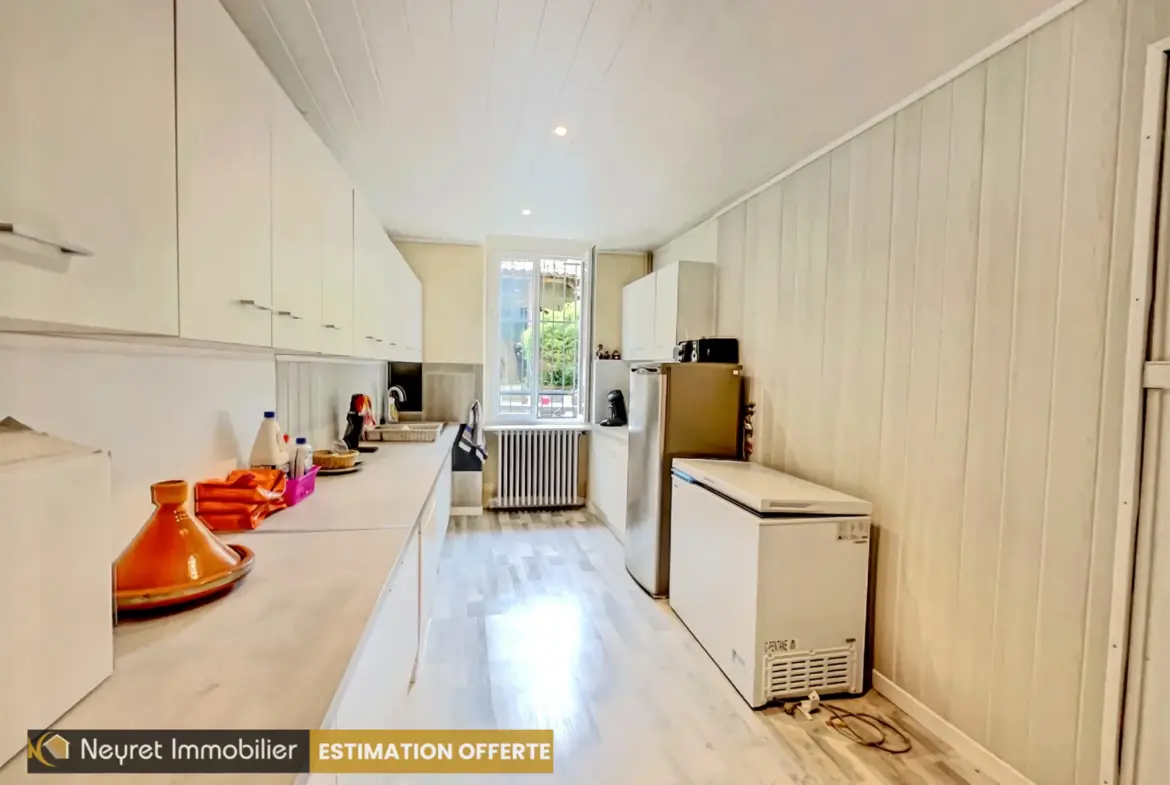 Maison de 184 m² avec cour privative à Grigny - 5 chambres 