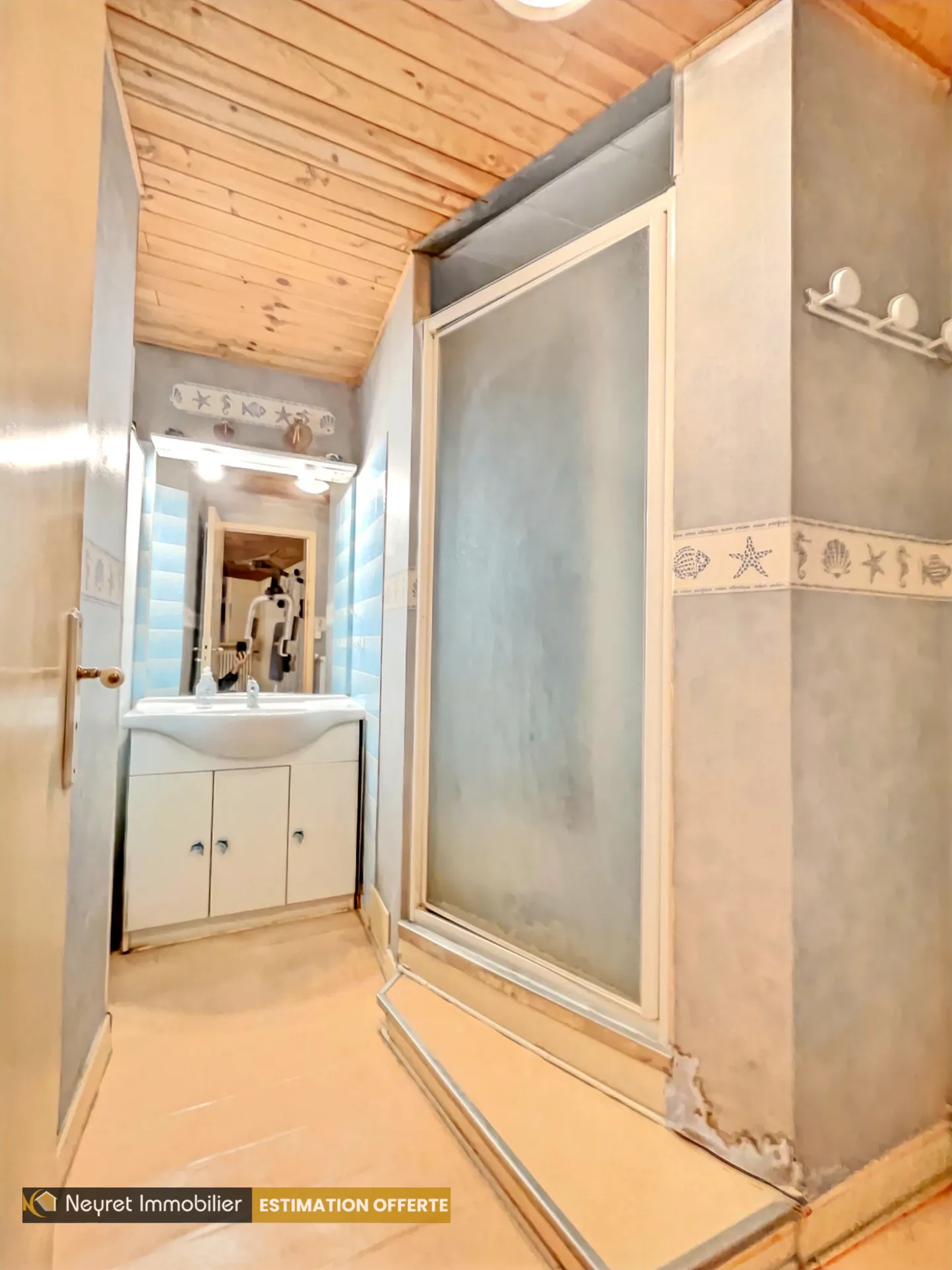 Maison de 184 m² avec cour privative à Grigny - 5 chambres 