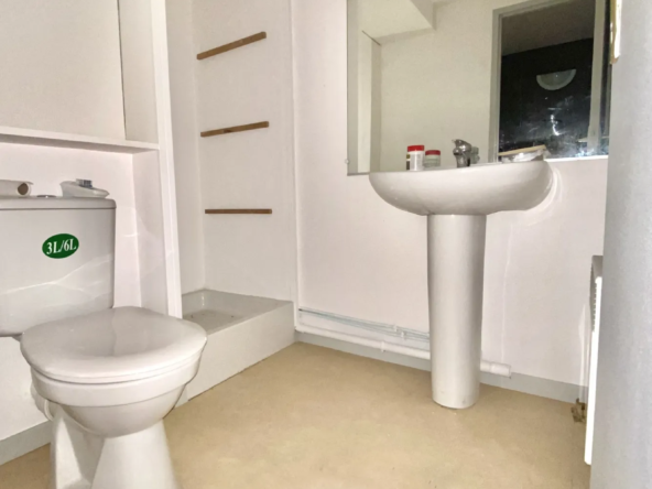 Bureau/Appartement 40,30m² à Dijon - Polyvalent et Prêt à l'Emploi 