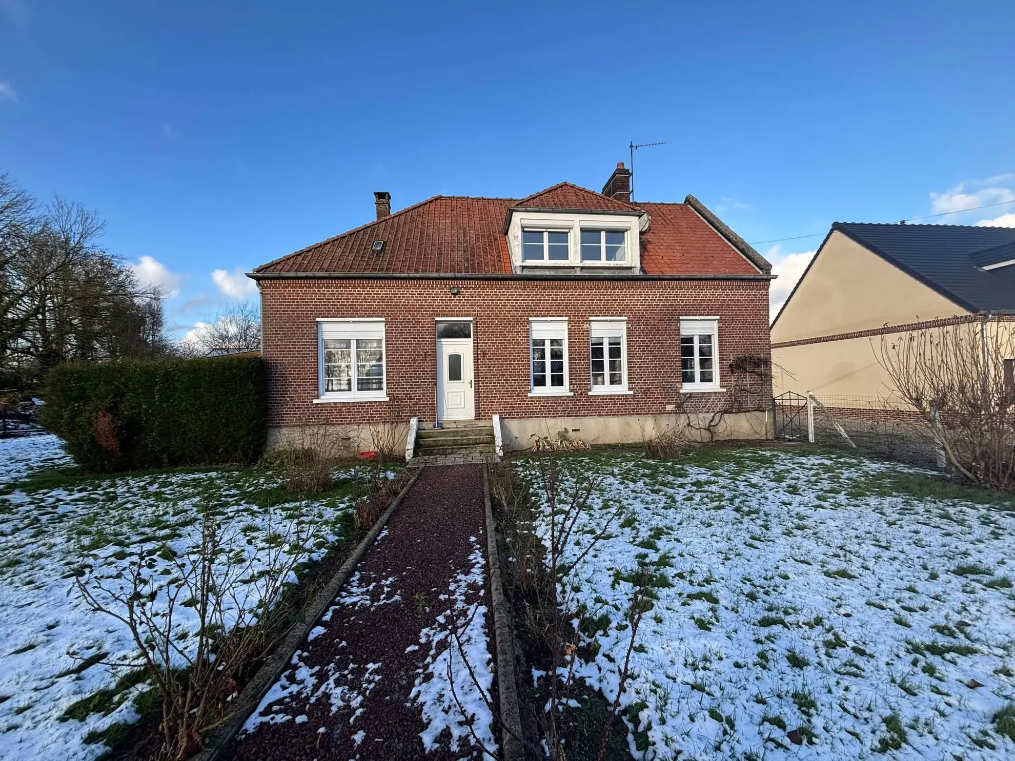 Maison à vendre à Huppy - 3 Chambres, Terrain de 968 m² 