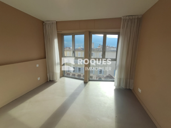 Appartement T4 lumineux à vendre à Millau 