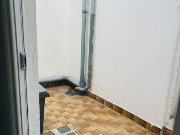 À vendre : Appartement de type 2 avec cour à Lunel 