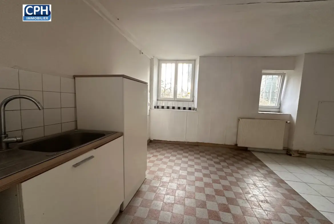 Maison de Bourg à Souleuvre en Bocage de 137 m² 