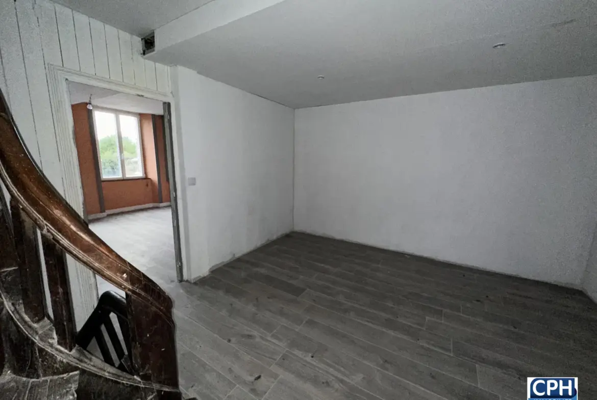 Maison de Bourg à Souleuvre en Bocage de 137 m² 