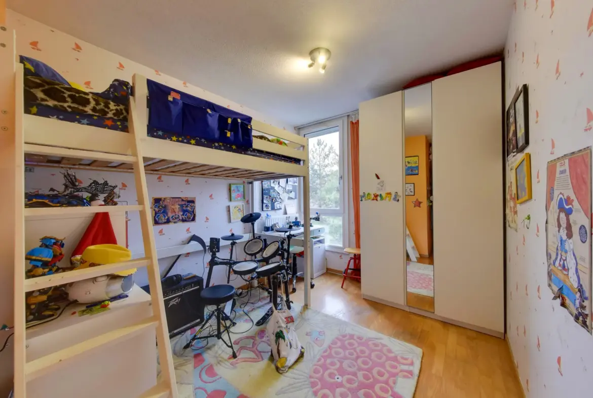 Vente Appartement 3 Chambres avec Garage à Grenoble 