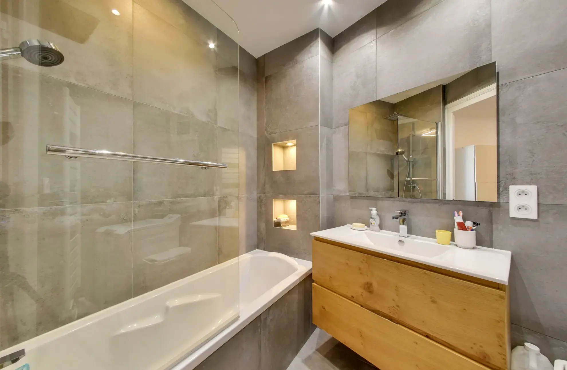 Appartement lumineux de 3 pièces à vendre à Grenoble 
