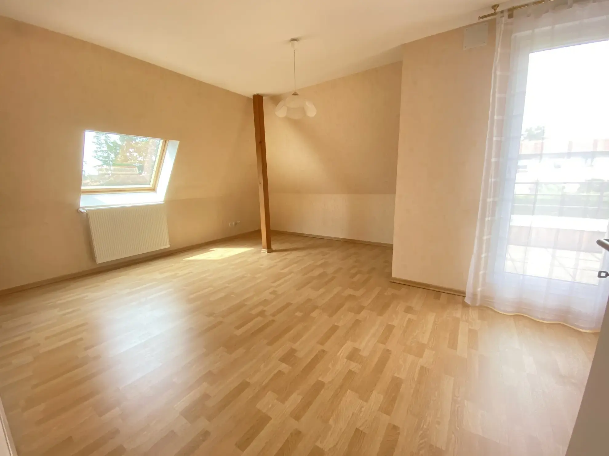 Appartement F2 de 68 m² avec balcon et garage à Creutzwald 