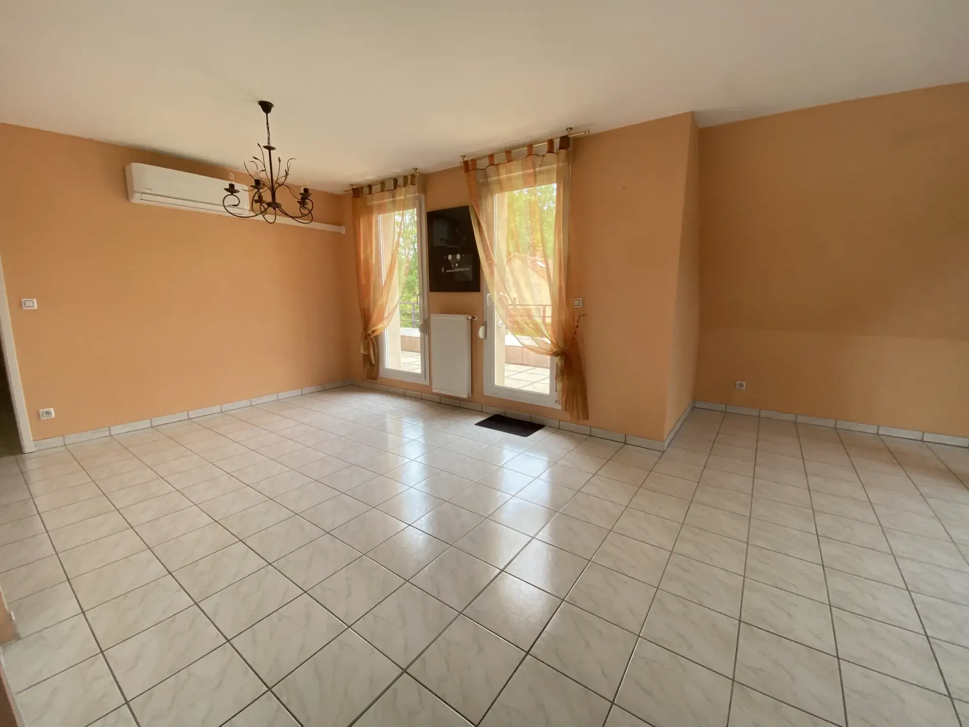 Appartement F2 de 68 m² avec balcon et garage à Creutzwald 