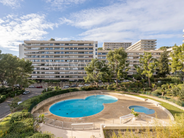 À vendre : Appartement T1 avec terrasse et piscine à Marseille 
