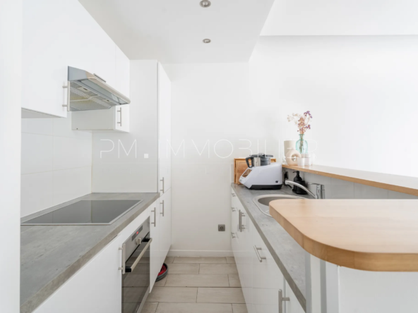 À vendre : Appartement T1 avec terrasse et piscine à Marseille 