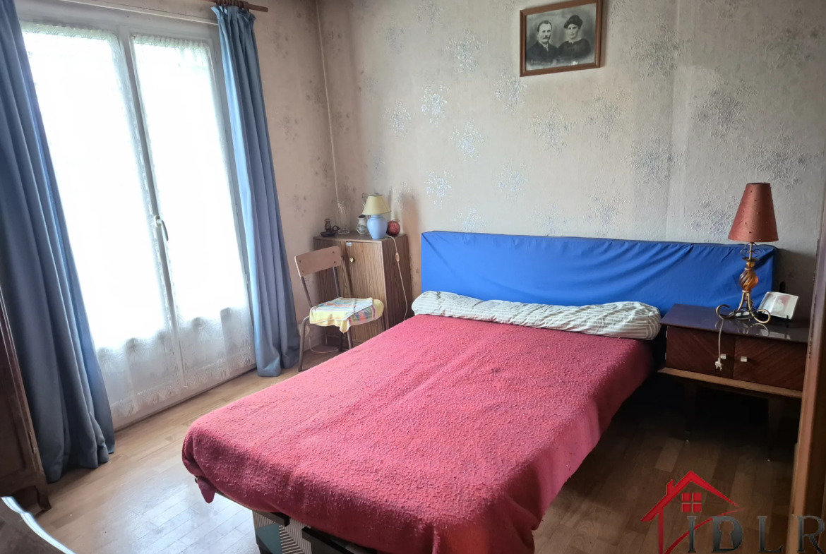 Plain-pied de 79 m² à rénover avec terrain constructible de 1651 m² à Louvemont 