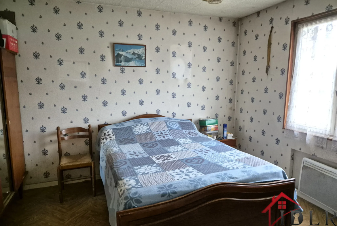 Plain-pied de 79 m² à rénover avec terrain constructible de 1651 m² à Louvemont 