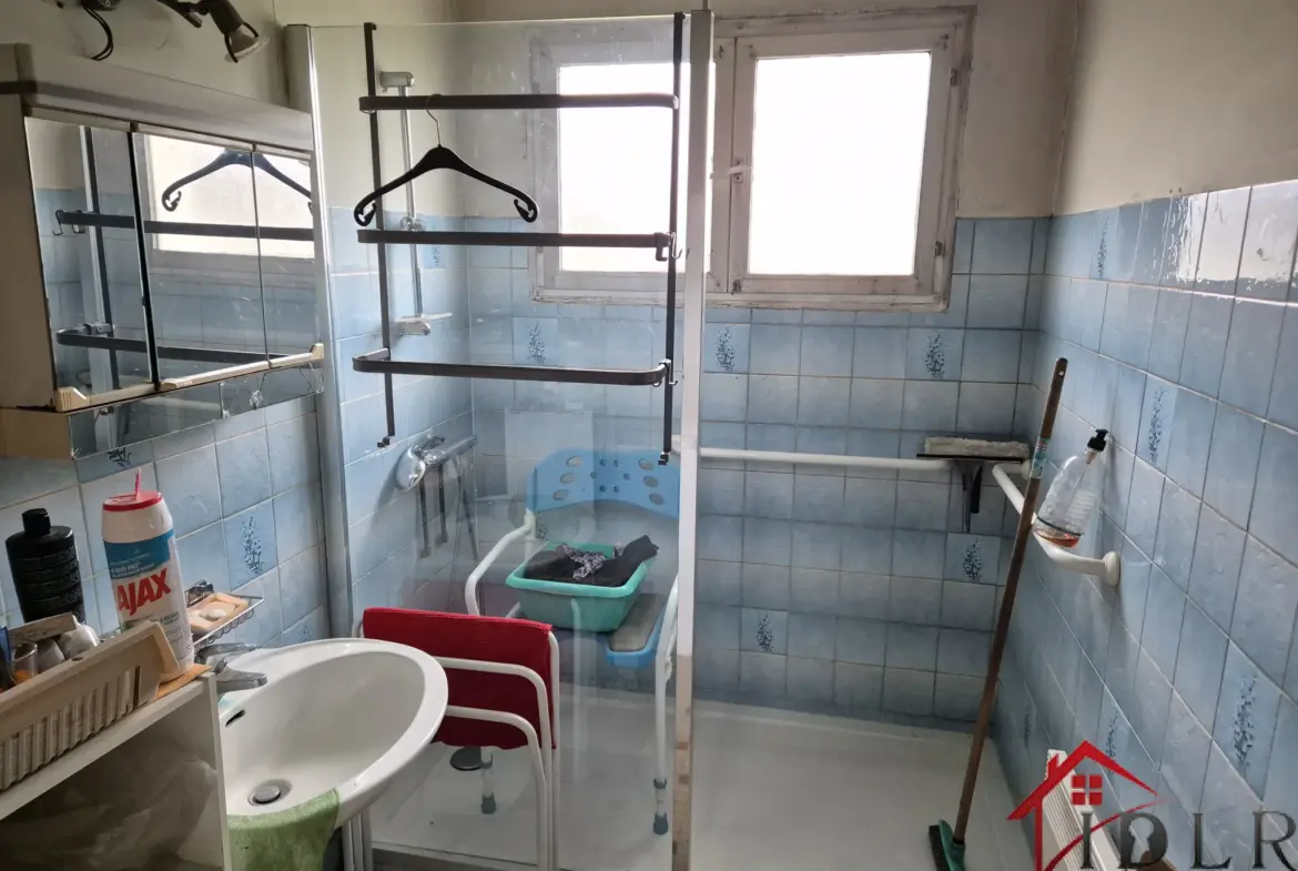 Plain-pied de 79 m² à rénover avec terrain constructible de 1651 m² à Louvemont 
