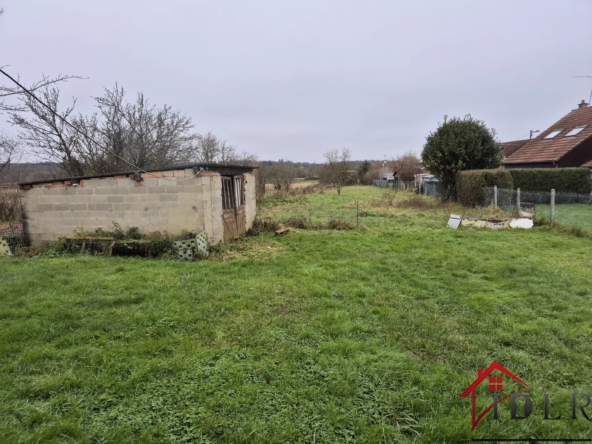 Plain-pied de 79 m² à rénover avec terrain constructible de 1651 m² à Louvemont 