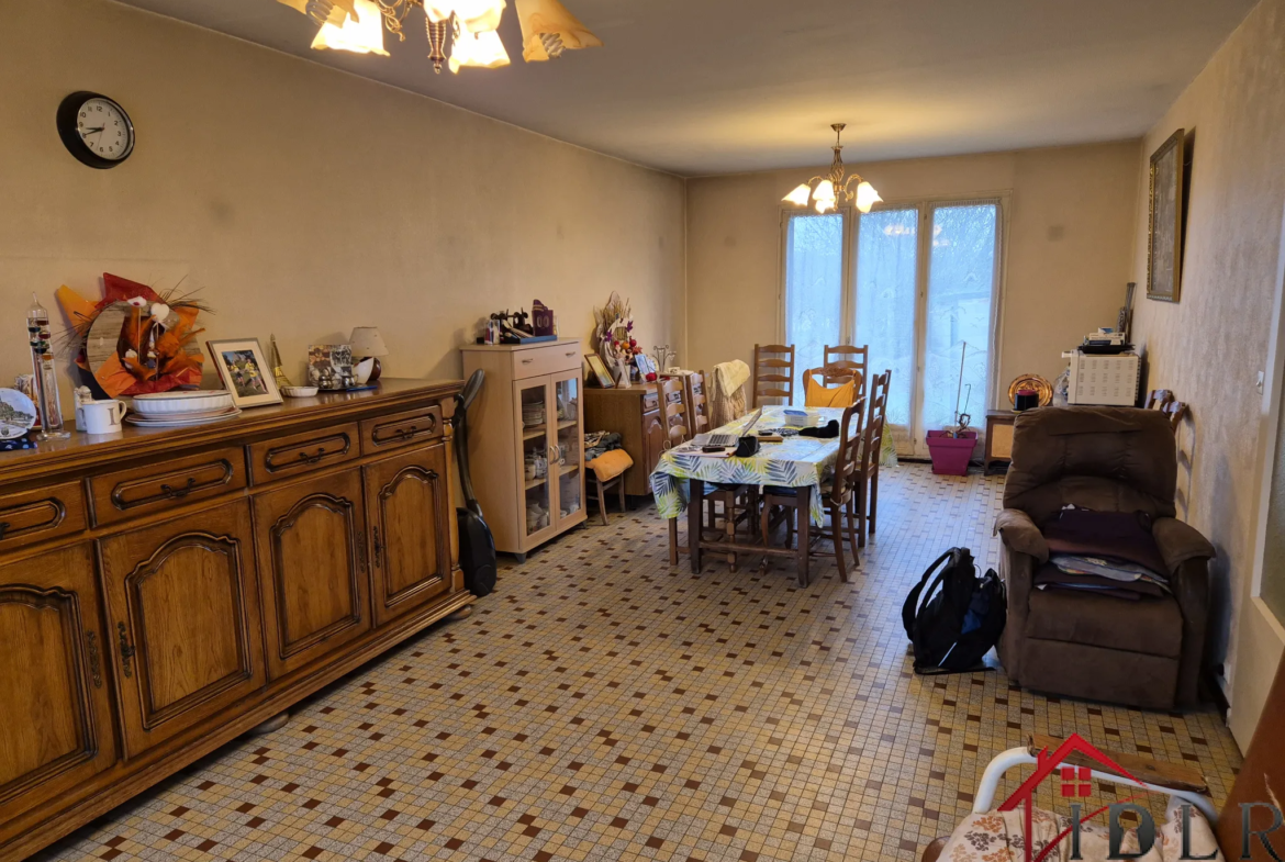 Plain-pied de 79 m² à rénover avec terrain constructible de 1651 m² à Louvemont 
