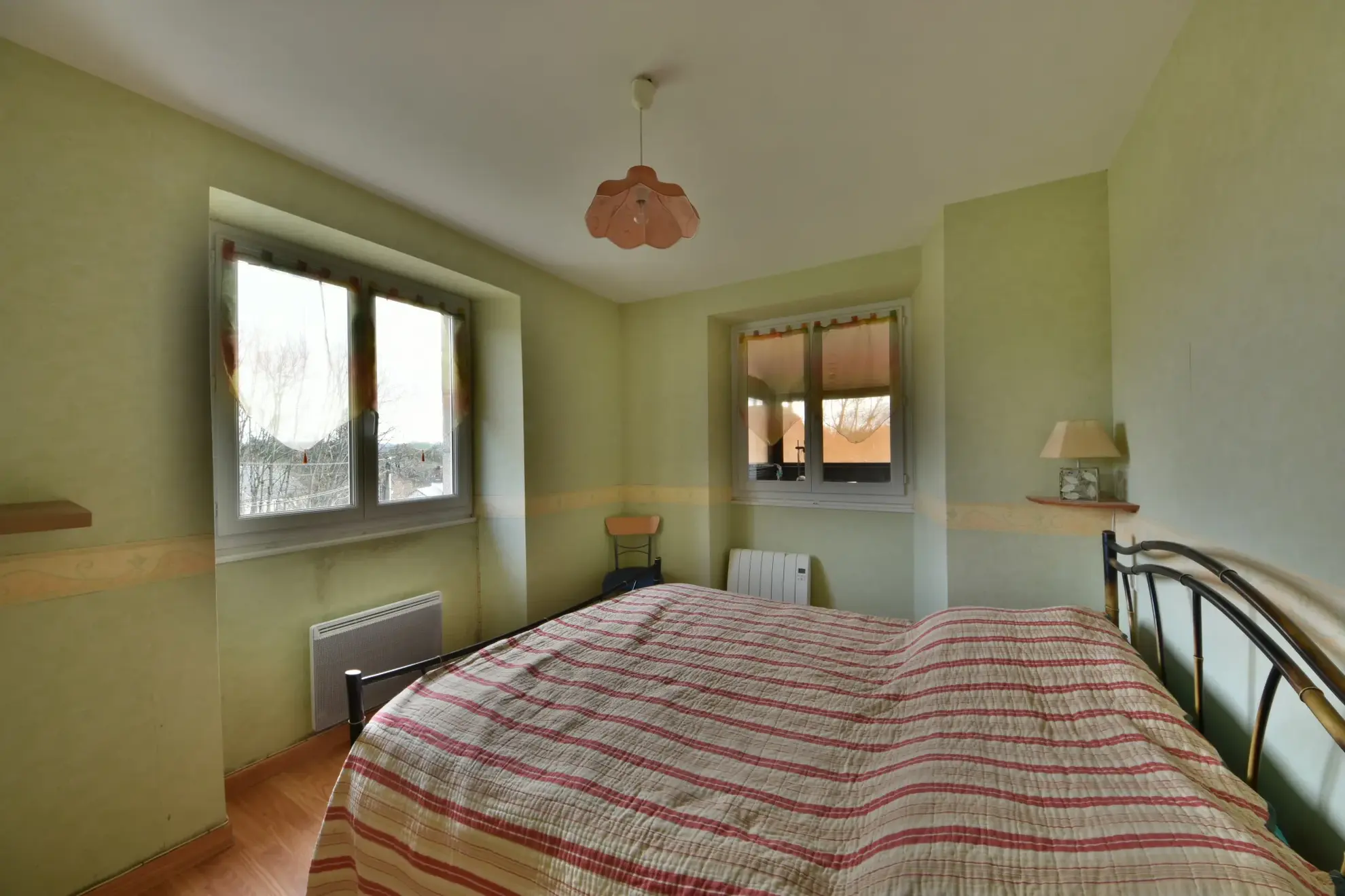 Maison de village et grange à vendre à St Pardoux La Croisille 