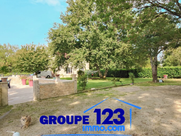 Pavillon spacieux avec terrain et garage indépendant à Villechetive 