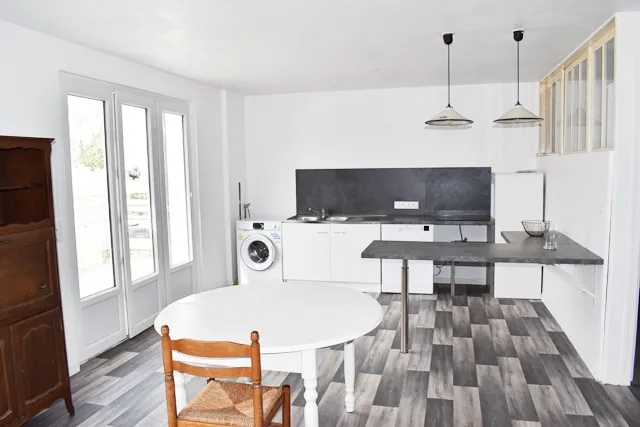 Maison à vendre à La Bree les Bains - 50 m² proche de la plage 