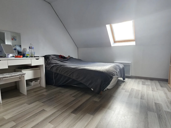 Pavillon 4 chambres avec sous-sol complet à Greges, près de Dieppe 