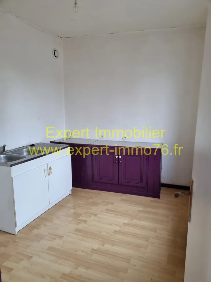 Maison mitoyenne de 2 chambres à vendre à Nesle Normandeuse 