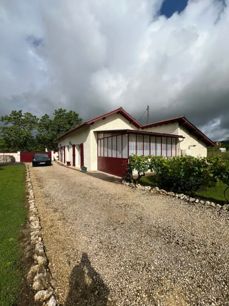Belle longère entièrement rénovée dans le Lot à Duravel