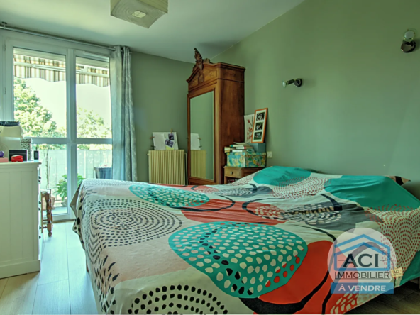 Appartement T6 lumineux à Grigny avec vue dégagée 