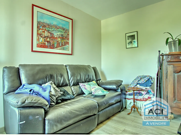 Appartement T6 lumineux à Grigny avec vue dégagée 