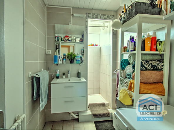 Appartement T6 lumineux à Grigny avec vue dégagée 