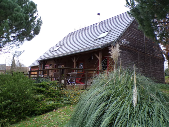 Charmant chalet en bois à Nérondes sur 1,23 hectare 