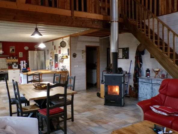 Charmant chalet en bois à Nérondes sur 1,23 hectare 