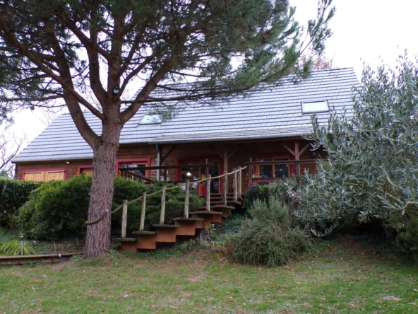 Charmant chalet en bois à Nérondes sur 1,23 hectare 
