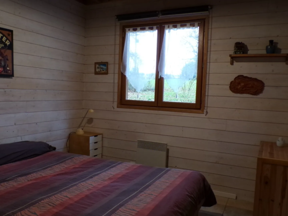Charmant chalet en bois à Nérondes sur 1,23 hectare 